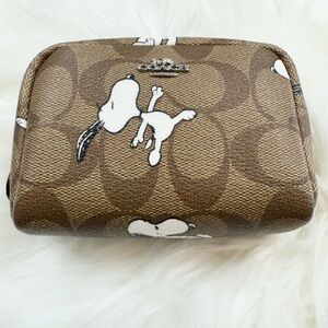 Coach snoopy case, never used